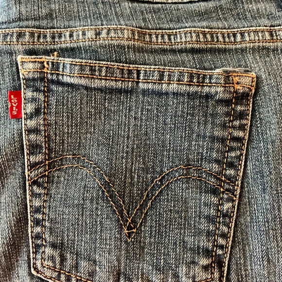 Levi’s Relaxed Bootcut 550 Jeans - Picture 3 of 6